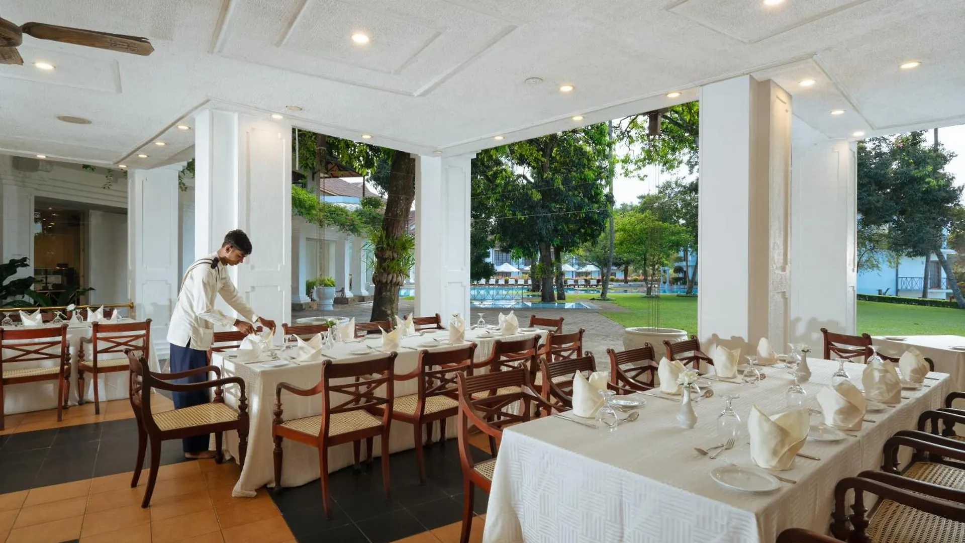 Mahaweli Reach Hotel Kandy
