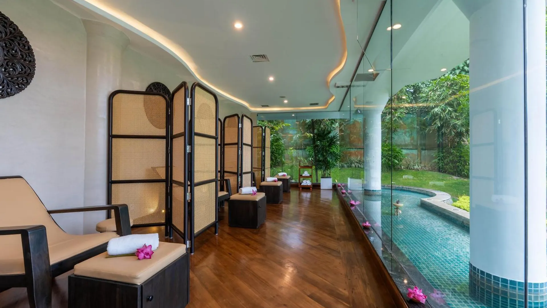 Mahaweli Reach Hotel Kandy