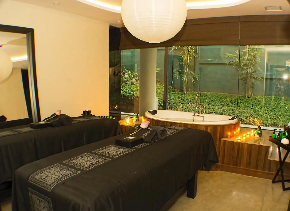 Mahaweli Reach Hotel Kandy