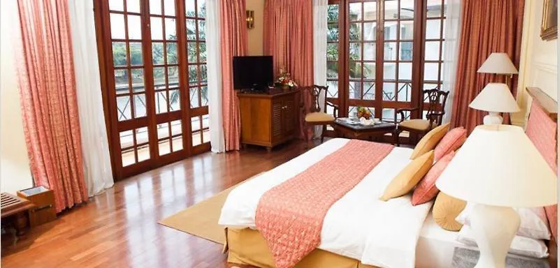 Mahaweli Reach Hotel Канди 5*,  Шри-Ланка