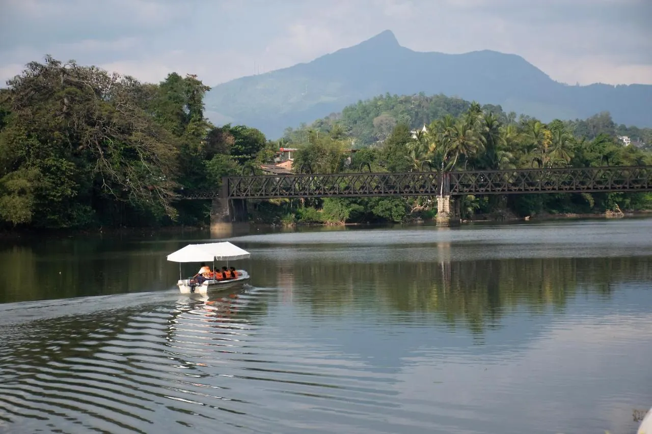 Mahaweli Reach Hotel Канди