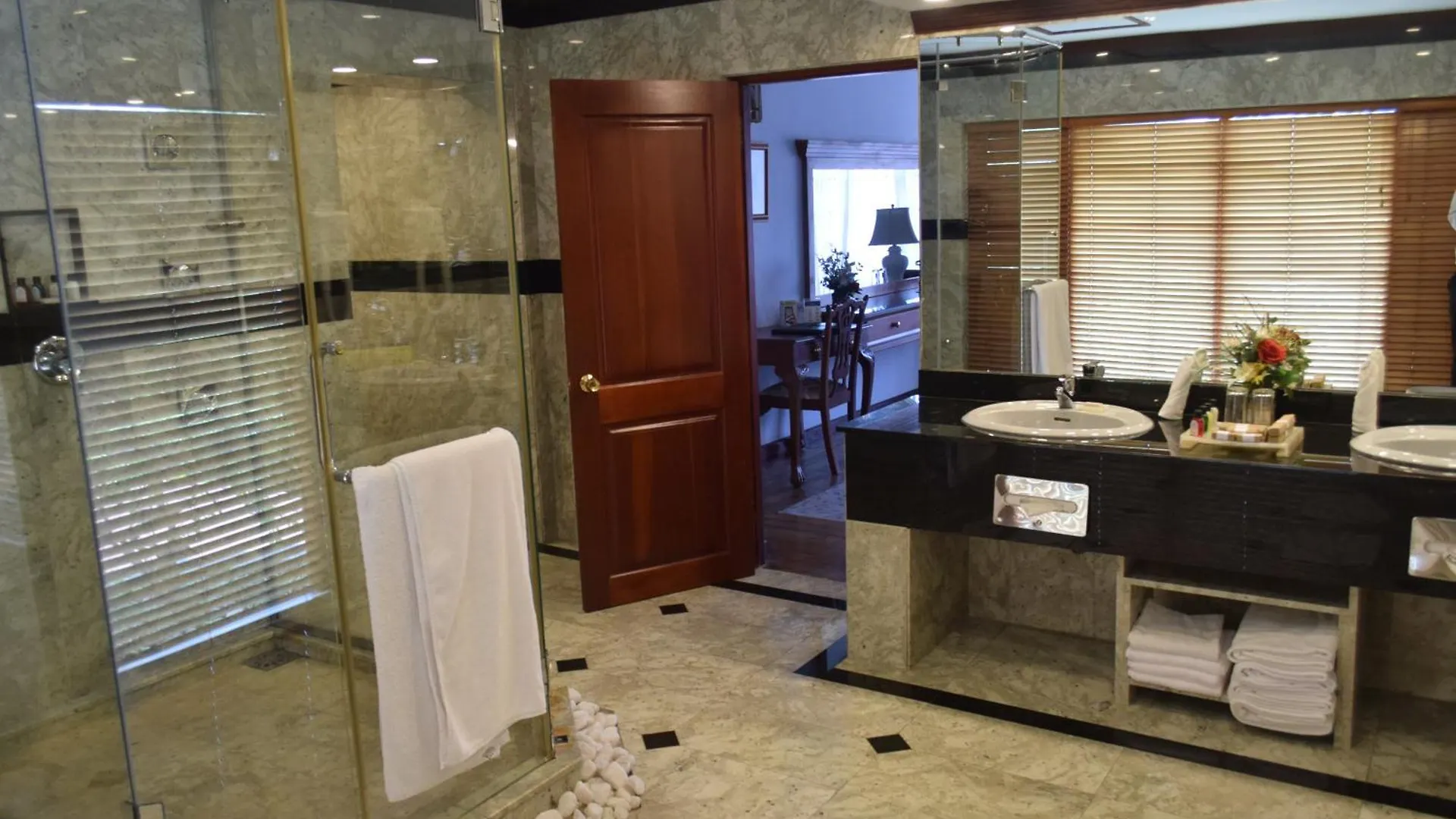 Mahaweli Reach Hotel Канди
