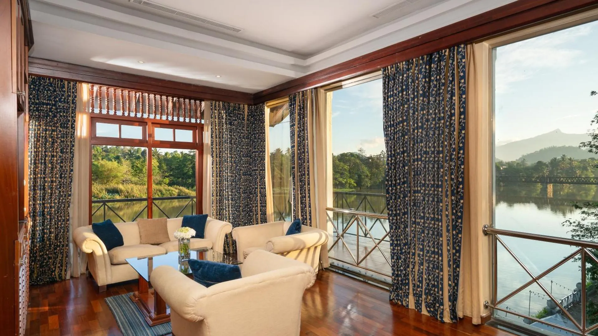 Mahaweli Reach Hotel Канди 5*,