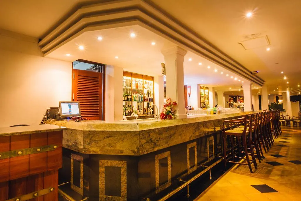 Mahaweli Reach Hotel Канди