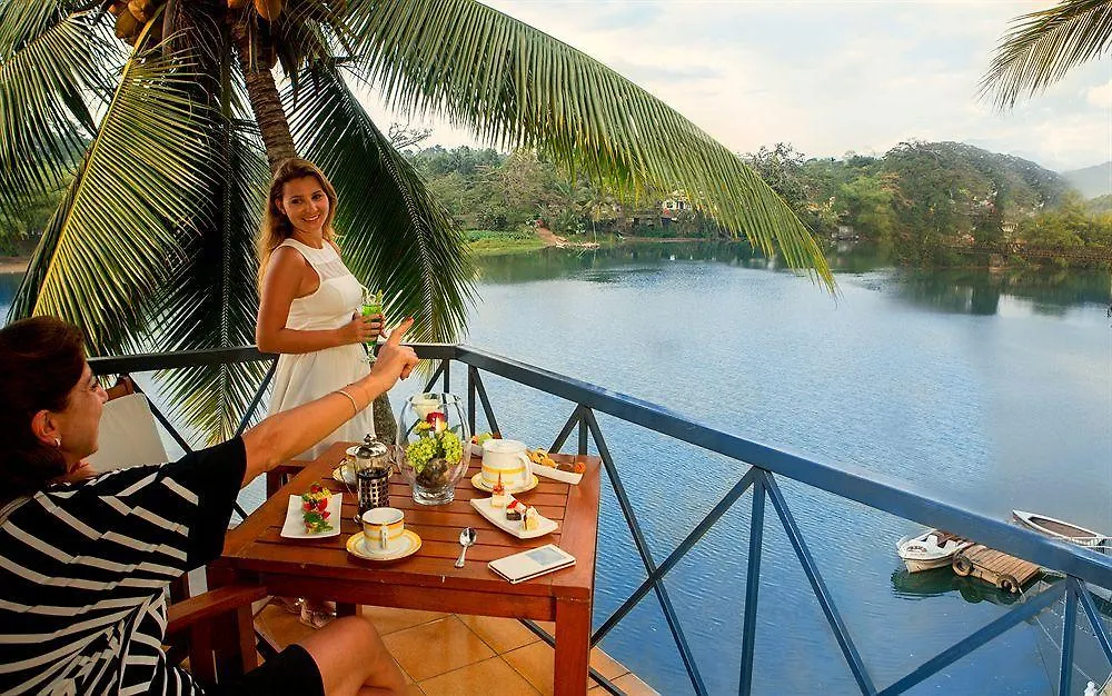 Mahaweli Reach Hotel Канди Шри-Ланка